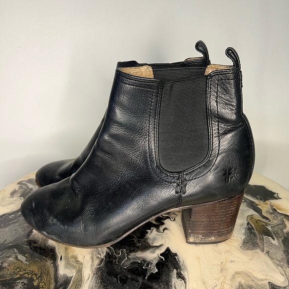 Frye Stella Short Chelsea Black Leather Boot - Picture 6 of 14